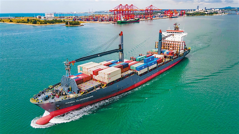 Хайнаньский порт свободной торговли открыл первую межконтинентальную судоходную линию